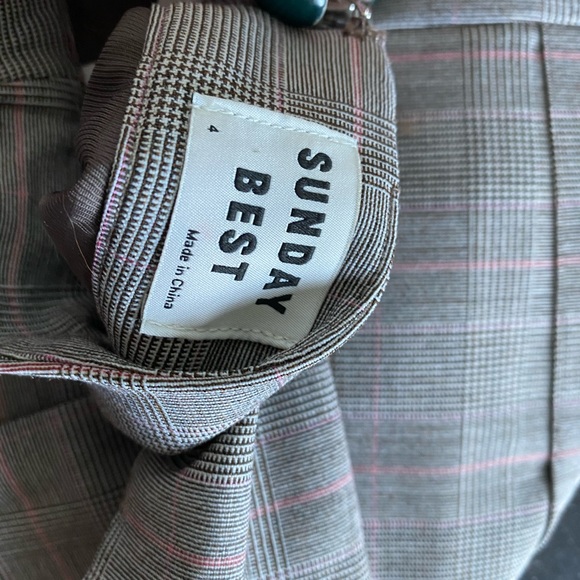 Pleated mini skirt - Picture 2 of 3